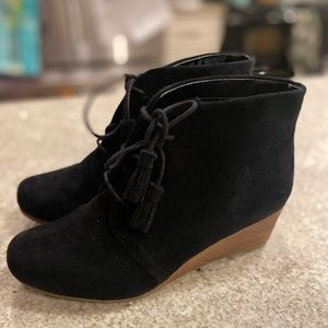 ⚫️Dr Scholls Wedge Booties!⚫️